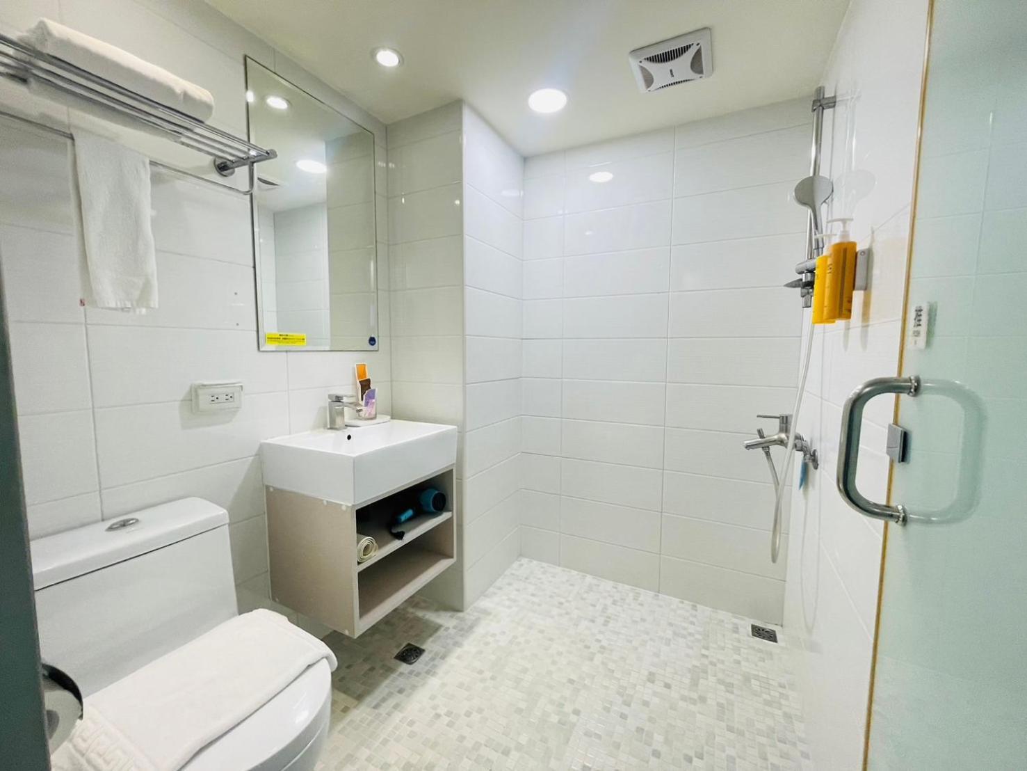 Hotel Leisure 台中輕行旅 Luaran gambar