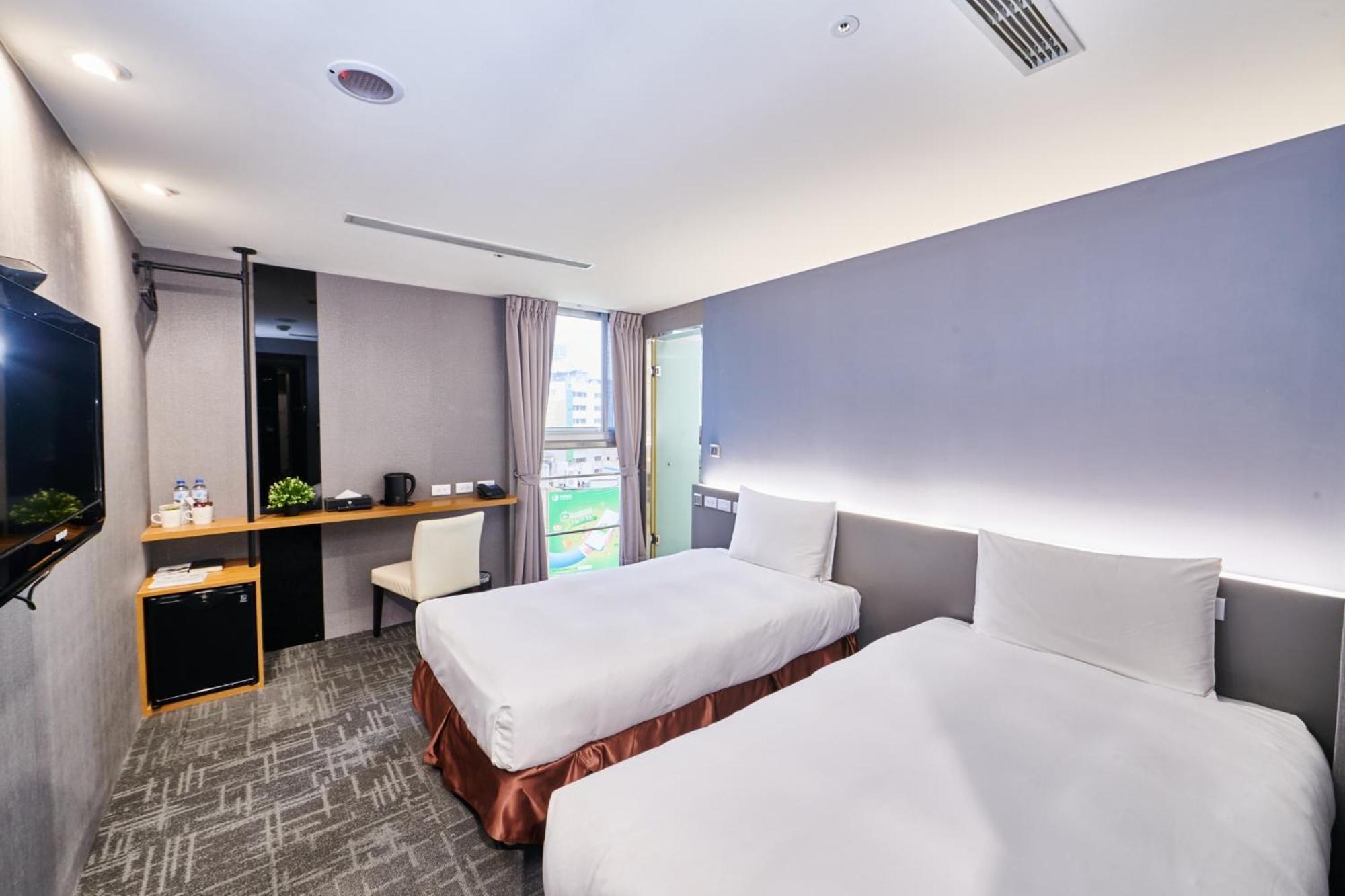 Hotel Leisure 台中輕行旅 Luaran gambar