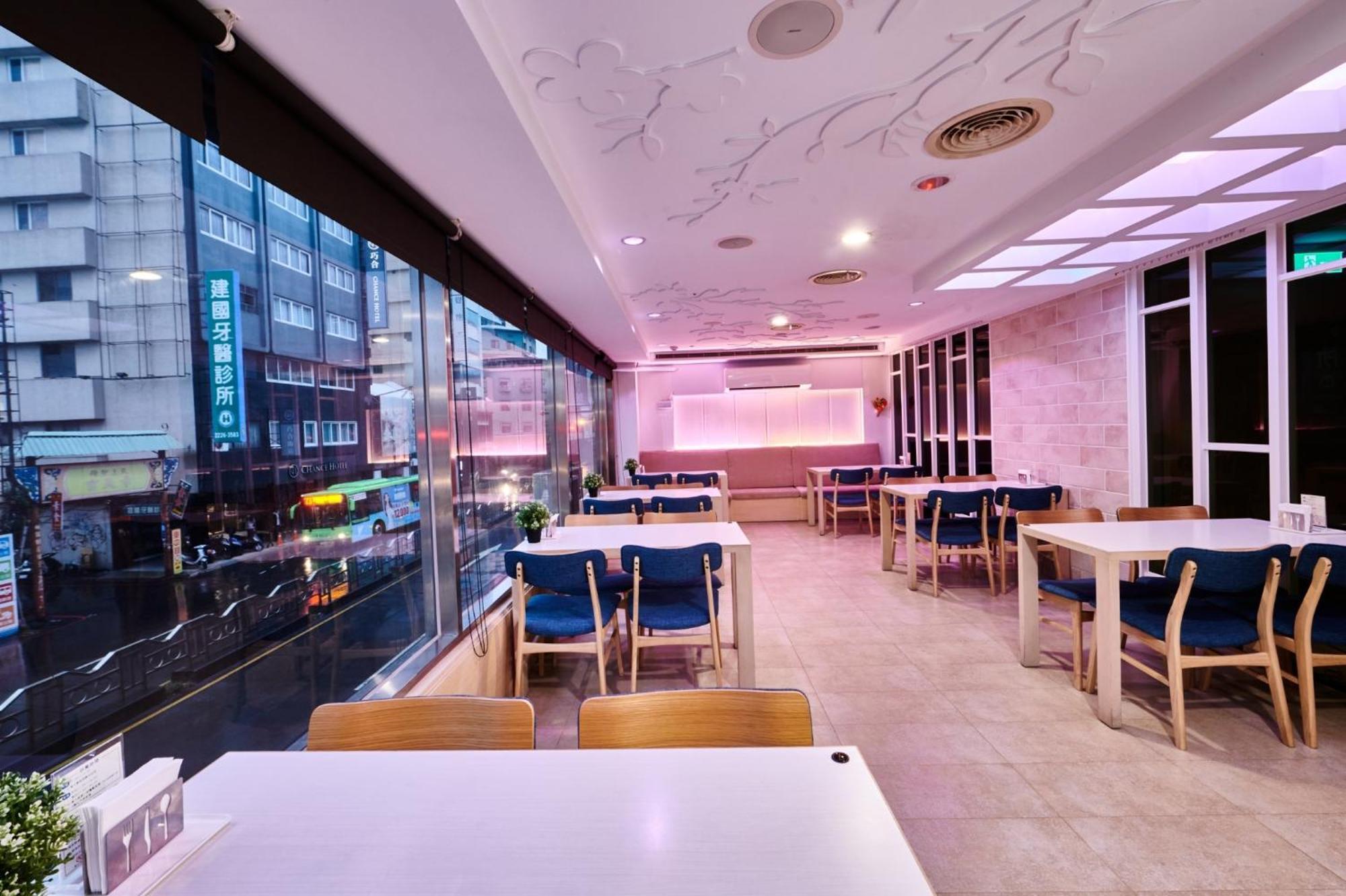 Hotel Leisure 台中輕行旅 Luaran gambar
