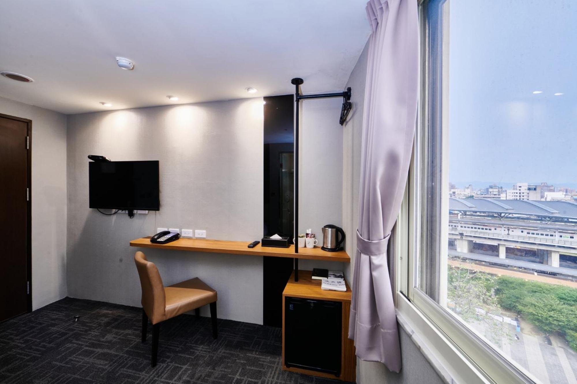 Hotel Leisure 台中輕行旅 Luaran gambar