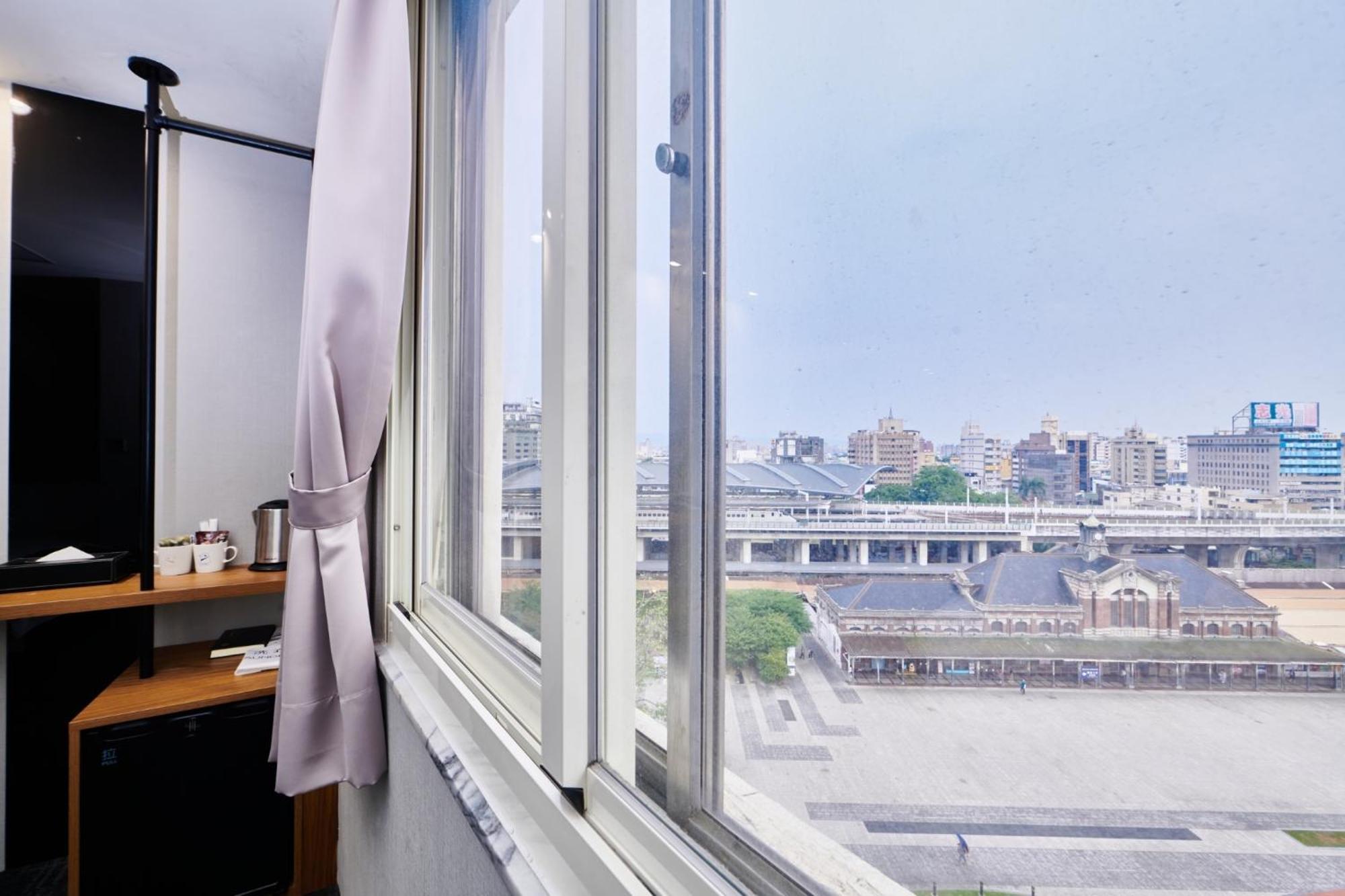Hotel Leisure 台中輕行旅 Luaran gambar