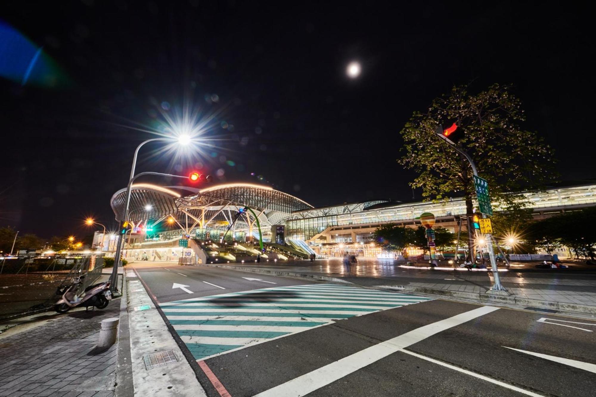 Hotel Leisure 台中輕行旅 Luaran gambar