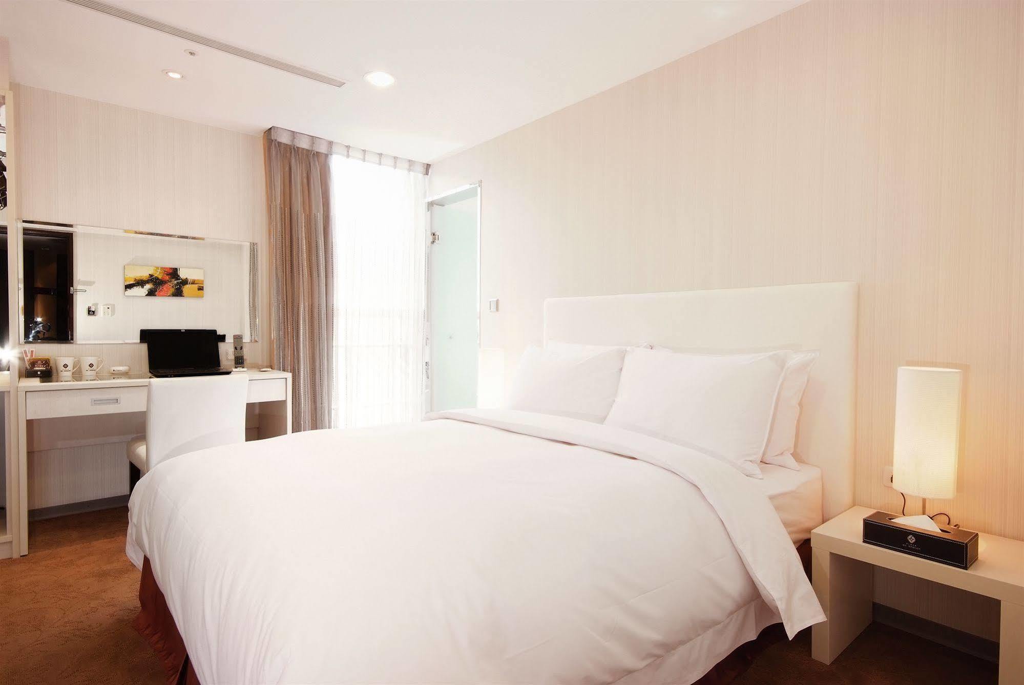 Hotel Leisure 台中輕行旅 Luaran gambar