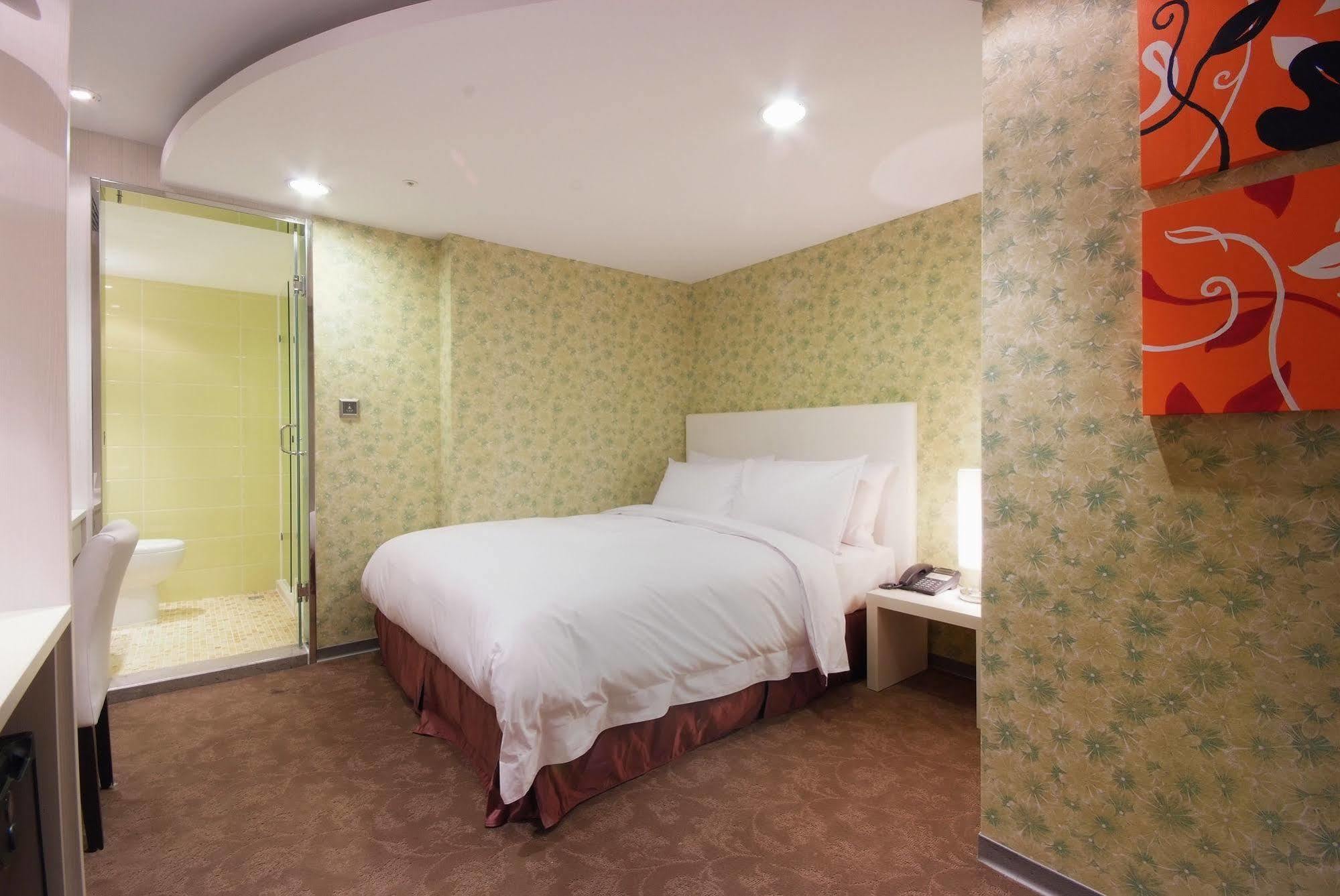 Hotel Leisure 台中輕行旅 Luaran gambar