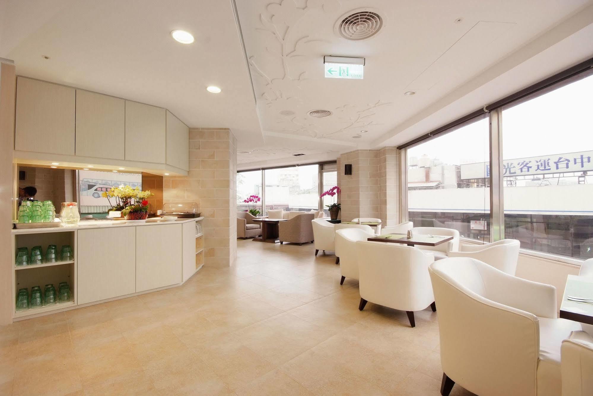Hotel Leisure 台中輕行旅 Luaran gambar