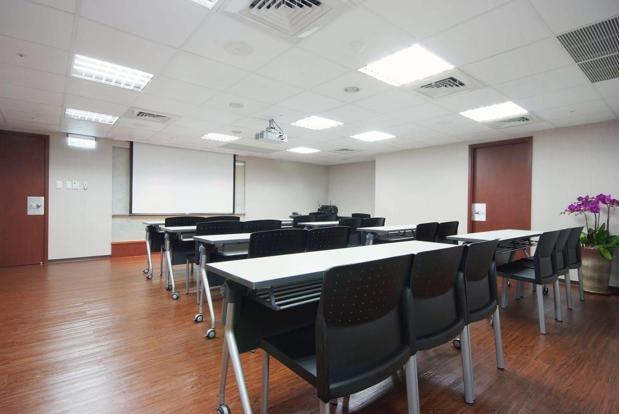 Hotel Leisure 台中輕行旅 Luaran gambar