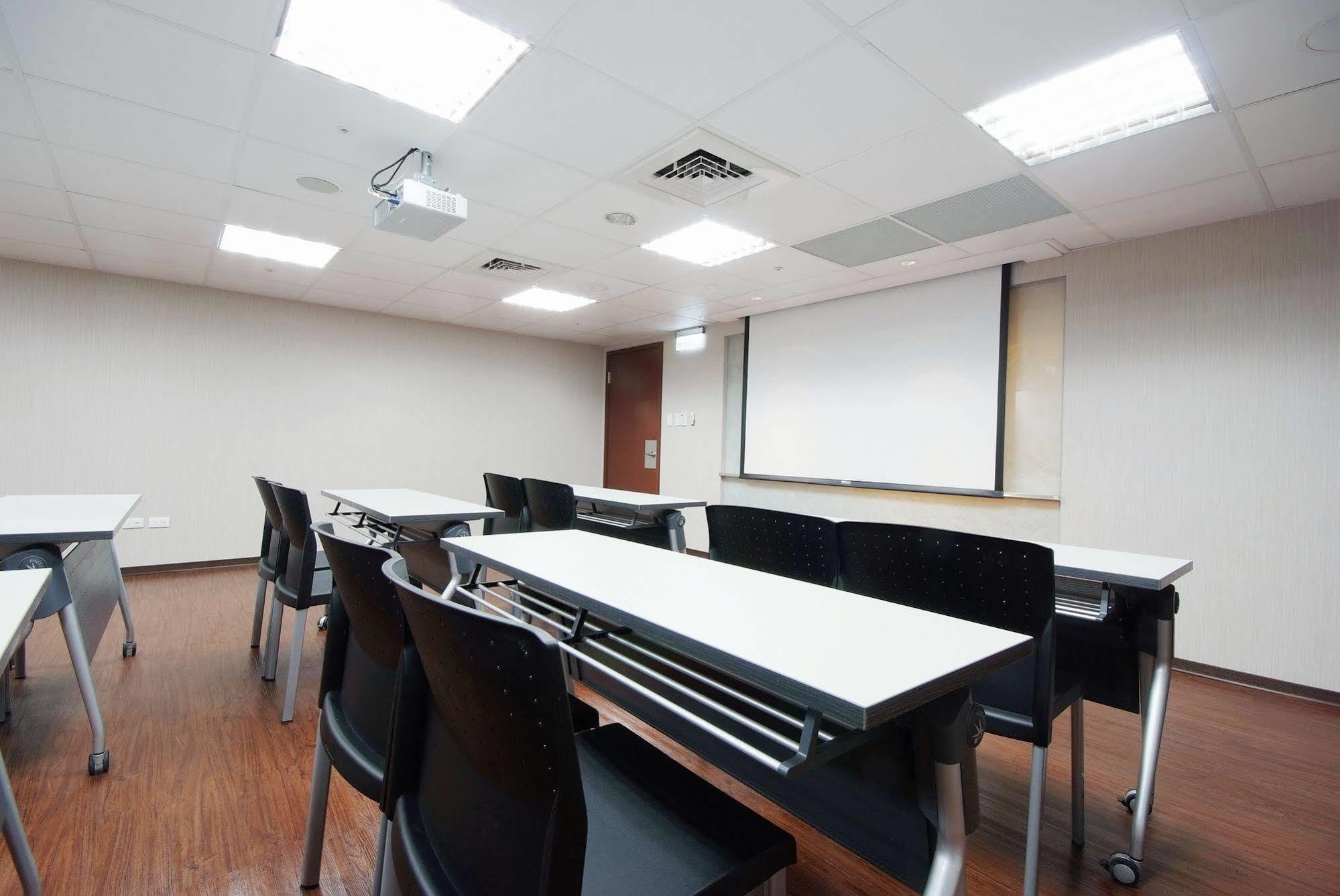 Hotel Leisure 台中輕行旅 Luaran gambar