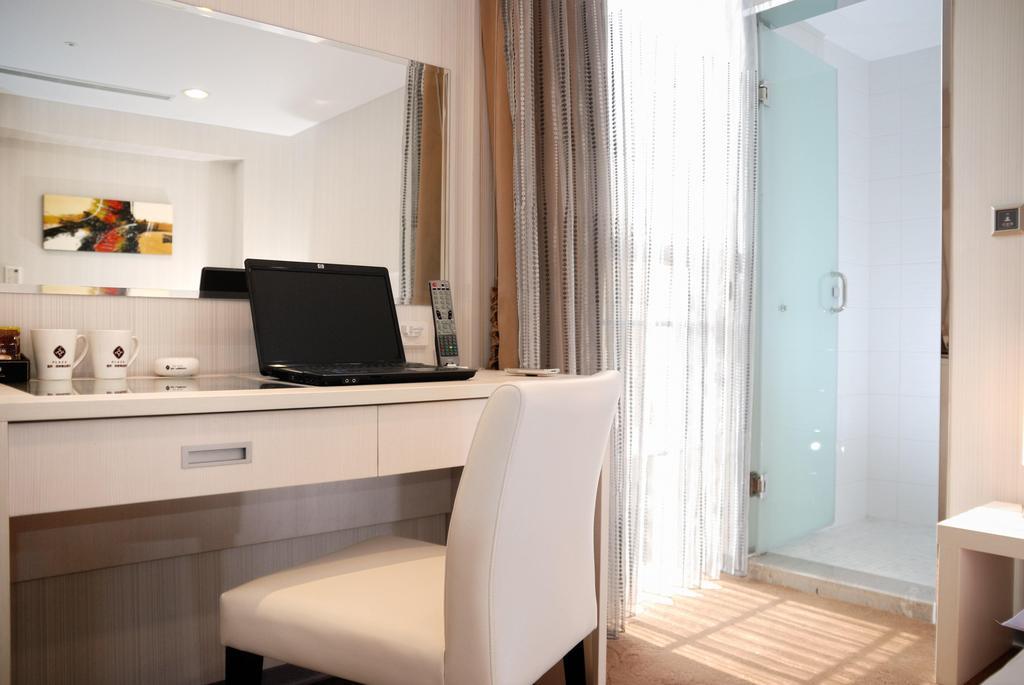 Hotel Leisure 台中輕行旅 Luaran gambar